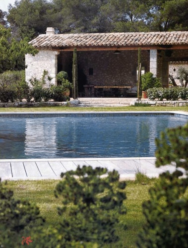 Maison contemporaine � Eygali�res : Piscine