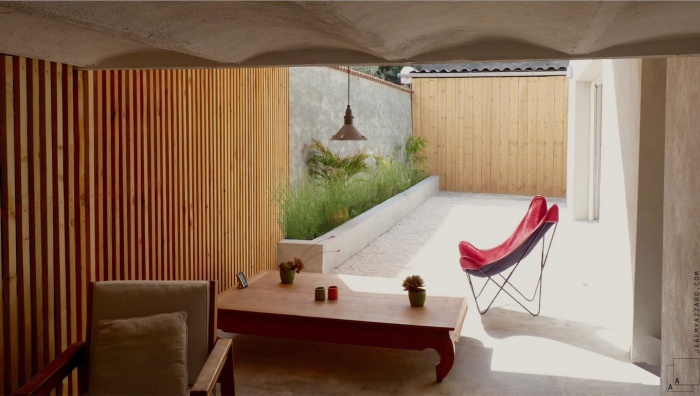 Création d’un Loft « l’Appartement Jardin » : renovation-loft-terrasse-en-ville-marseille-pergola-bois-contemporainre-jeremy-azzaro-architecte